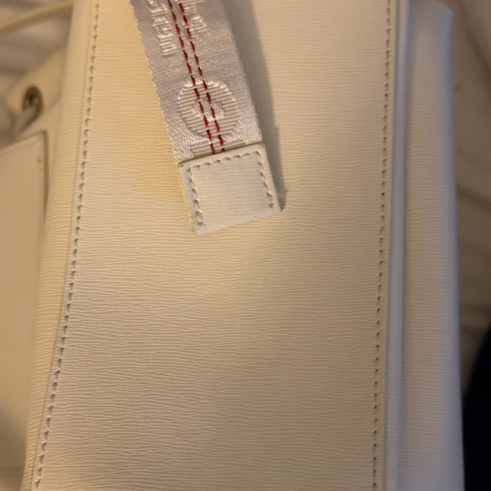 Off-White
Leather Backpack - Picture 3 of 7